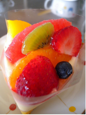 fruit dessert cup